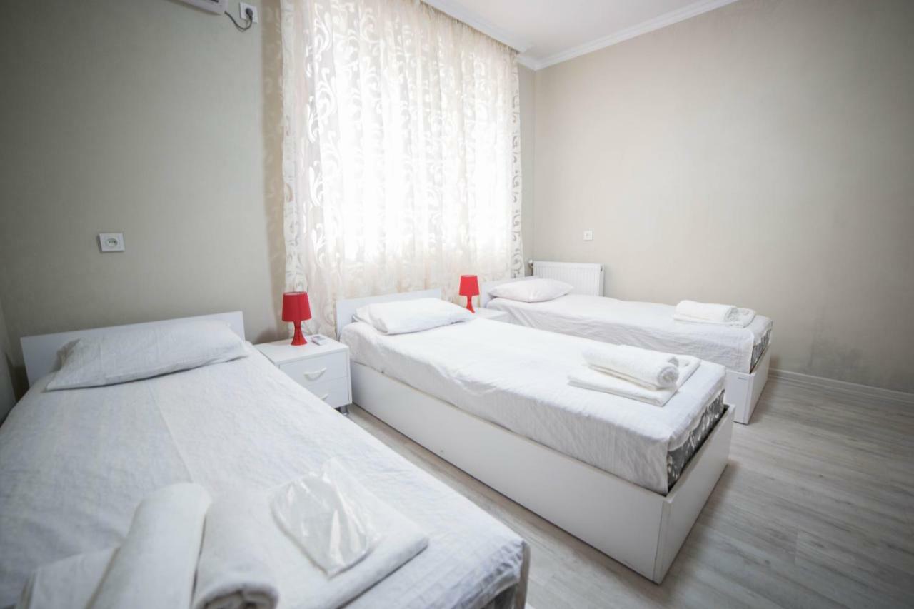 Guest House Theodora Kʼutʼaisi Exterior foto